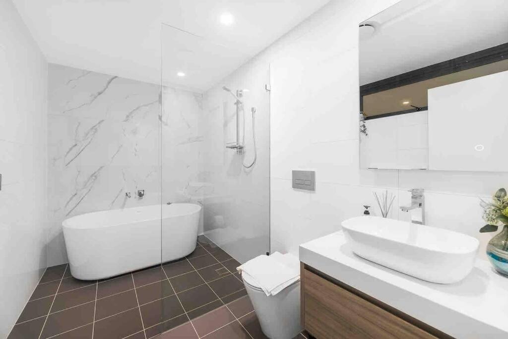 Luxury 3 Bedroom Apartment In Ryde Сідней Екстер'єр фото