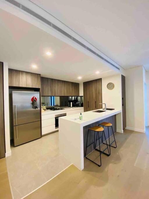 Luxury 3 Bedroom Apartment In Ryde Сідней Екстер'єр фото